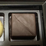 Chocolaterie&Bar ROND-POINT by Hirofumi Tanakamaru - 