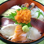 Kurashiki Taishuu Kappou Sennari - 海鮮丼（ランチ）600円味噌汁付