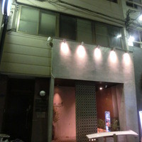 しゃにむに 心斎橋本店 - 民家の様な店だ。ミナミにはたまにあるよね。
