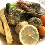 Sonia Re-Nu - 本日の魚料理（鯛、帆立、海老、ムール貝のムニエル）