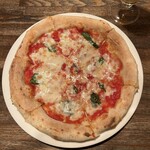 La Stanza - マルゲリータピザ