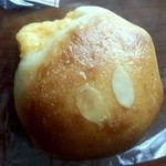 ららぱんや - クリームパン（160円）