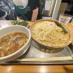 日吉 大勝軒 - つけ麺950円　のり100円　ワンタンは店内で追加OK