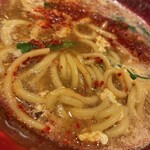 Yayoi Ken - 辛うま麺の麺をアップで