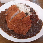 白樺珈琲店 - カツカレーです。すごいボリュームです☆