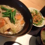 ちゃらん - 本日のランチ、湯葉あんかけ丼730円