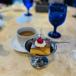 カフェ・レストラン 神戸望海山 - 女王様のプリン