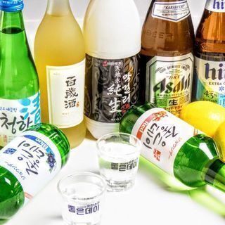 A wide selection of products, from the standard bowl to a wide variety of makgeolli