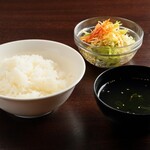 Yakiniku Ushinomaki - お好きなお肉とお楽しみください。ランチセット
      