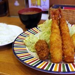 洋食 GOTOO - コンビネーションB＋カキフライ