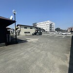 Yakiniku Ushinomaki - 店舗裏に駐車場ございます