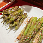 とり焼き 鶏料理 かしわ - ししとう、アスパラ