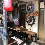 KING LION スリランカレストラン＆バー - 外観　外席も1つあるよん