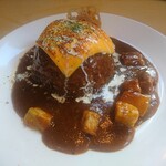 カレー専門店 円山教授 - チーズとポークのカレー(1350円)