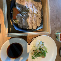 羅豚 ギンザ・グラッセ - 鶏の蒸した物