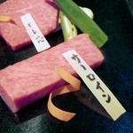 焼肉 松喜 - サシの入り方もいい感じ。メスの牛です。