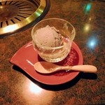 焼肉 松喜 - デザート　黒ゴマのジェラード。