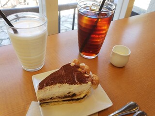 The Pie Hole Los Angeles Kyu Karuizawa - Tiramisu Pie + Iced Coffee + Milk