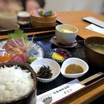 Itoshima Kaisen Shokudou Sorari - ◆お刺身定食（1,580円：税込）・・天ぷらも気になりつつ新鮮魚介がウリのお店なら、お刺身かなと選びました。♪