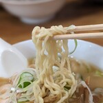 Yuu Kitei - 味噌ラーメン 麺リフトアップ