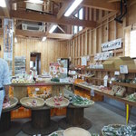 キッチン やさいの花 - 木で出来た、山小屋風の建物