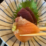 四季のご馳走や 和 - お造り→サーモンをリフト