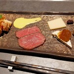 牛の達人 - ポテトサラダ & ローストビーフ　チーズ盛り合わせ