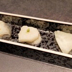 牛の達人 - 老舗漬物盛合わせ