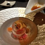 牛の達人 - 海鮮和牛ユッケとコンソメジュレ