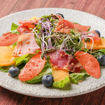 Raw Prosciutto salad ~with seasonal fruits and quinoa~