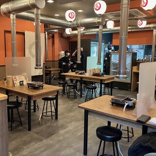 貸切OK！大衆的な雰囲気の店内は仕事帰りの飲み会にも最適