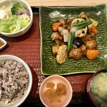 大戸屋ごはん処 - 鶏と野菜の黒酢あん定食