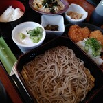 手打ちそばうどん 葉月 - 盛り沢山！！