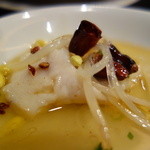 中国四川料理石林 - 白身魚のスパイス煮込み！ほとんど油のスープに花椒と唐辛子！一押しの油鍋！？超サッパリです！