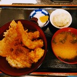 天ぷら まつりや - 令和5年3月 ランチタイム
選べる天丼セット 800円
天丼(海老、穴子、牡蠣、半熟卵、鶏むね)、ポテトサラダ、みそ汁、漬けもの