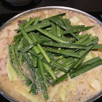 博多もつ鍋 やま中 赤坂店 - もつ鍋２人前　モツはそこそこ沢山入っていました