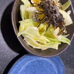 三酉屋 - お通しのキャベツがまた嬉しい(#^.^#)