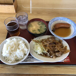 八幡食堂 - 豚の生姜焼き400円＆おでん骨付きフランク150円＆ご飯180円＆味噌汁120円