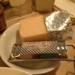 フィガロ - チーズとチーズグレーター