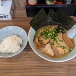 みうら家 - チャーシューメン細麺＋無料小ライス