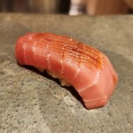 鮨 無垢/鮨 白銀 - 中トロ