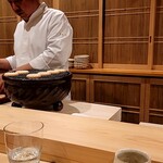 銀座 きた川 - 最中の皮を焼いている