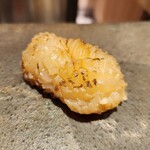 鮨 無垢/鮨 白銀 - 帆立貝の炙り