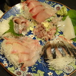 宵 - 刺身盛合せ（アジ、イカ、シメサバ、シーラ、カンパチ）