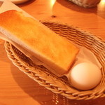 コメダ珈琲店 - モーニングのパンと、温かいゆで卵♡