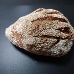 Eteco bread - 芥子のみ　ピスタチオ　クリームチーズ　イチジク