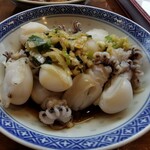 香港麺 新記 - 茹でイカ生姜ネギソースかけ