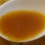 北海道らーめん ひむろ - ニンニクのパンチが効いた白濁醤油スープ