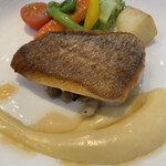 ディヴィヌ ヴァレー - 鯛の下にはシメジ