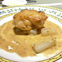 ビストロ ボンファム - メインのお魚料理 アンコウ ビスクソース